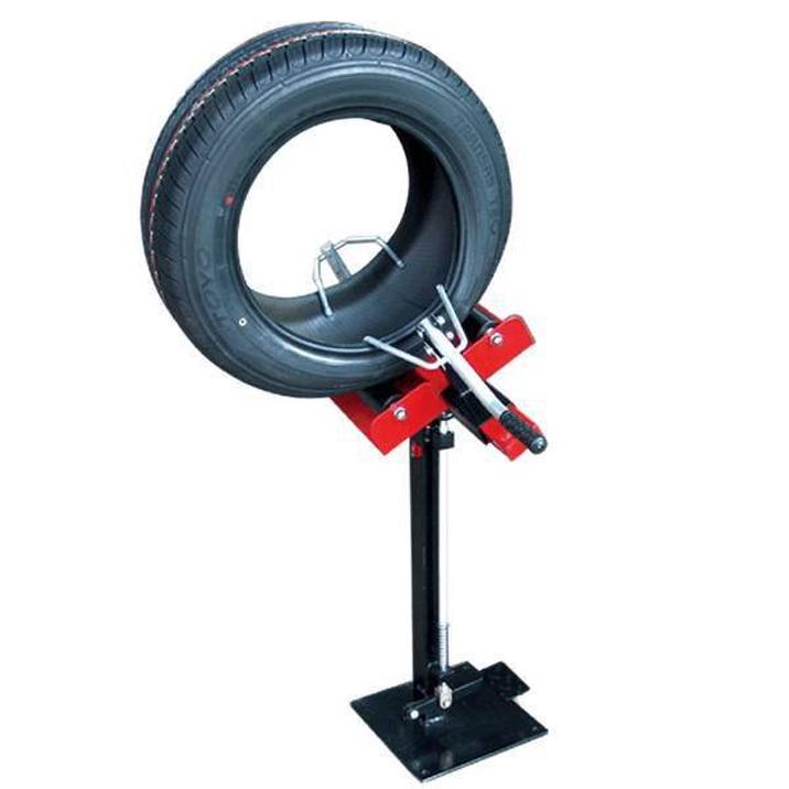 Tyre spreader for car with floorstand
